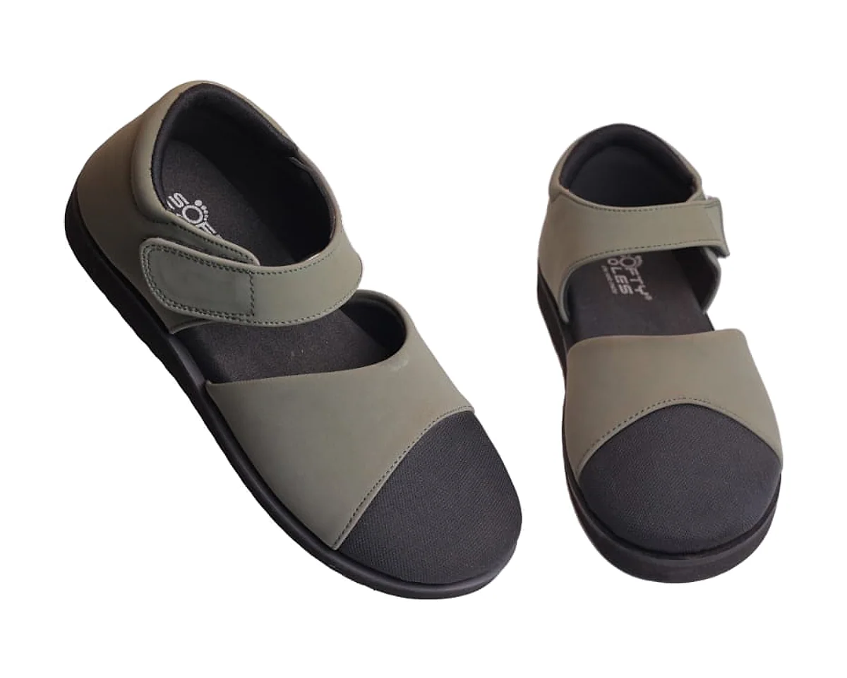 Heel-Counter Sandal · Ladies in Olive Grey