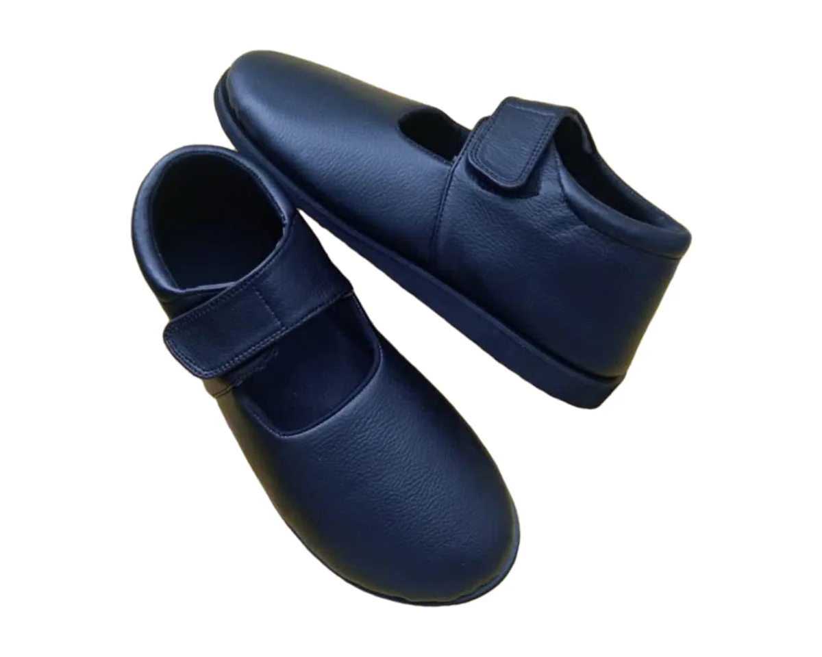 Heel-Counter Sandal · Ladies in Navy
