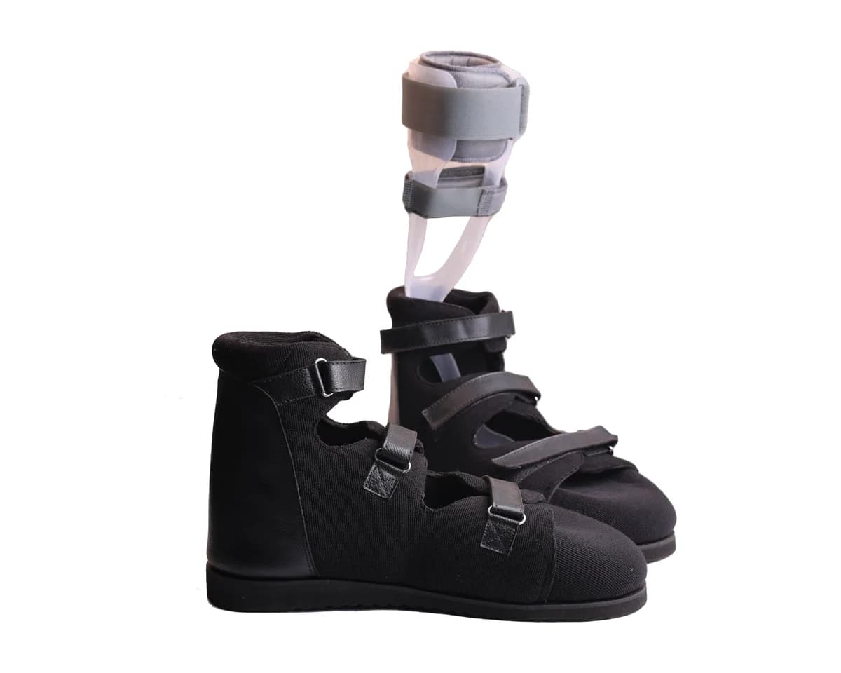 Ankle-Foot Support Shoe in Black
